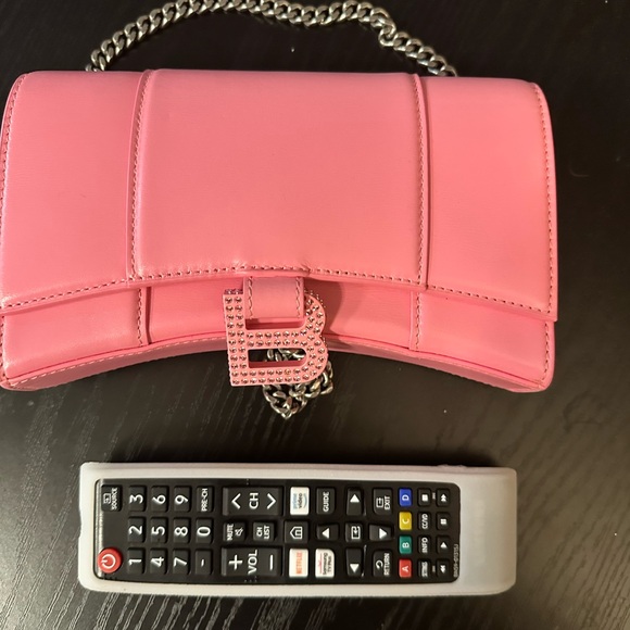 Balenciaga hourglass WOC 
Crystal 
New W Tag - Picture 8 of 8